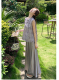 ลิเลียน ชุดกี่เพ้าสองชิ้นผ้าซาตินปักลายสีม่วงลาเวนเดอร์